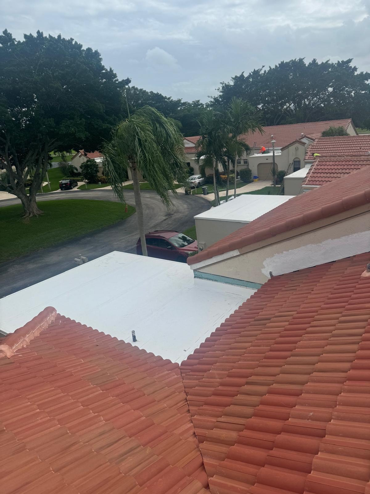 Residential flat roof waterproofing system